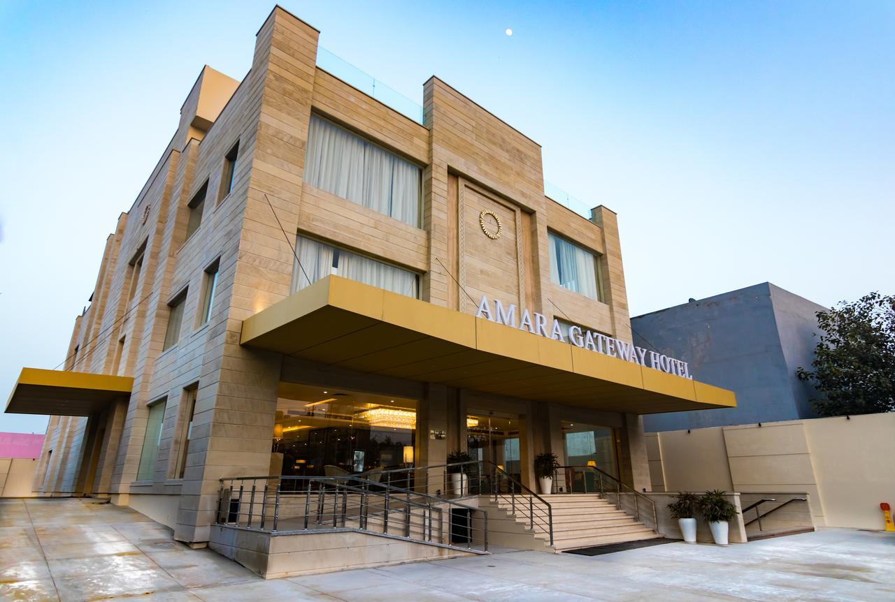 Amara Gateway Hotel 莫拉达巴德 外观 照片