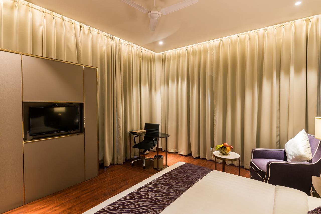 Amara Gateway Hotel 莫拉达巴德 外观 照片