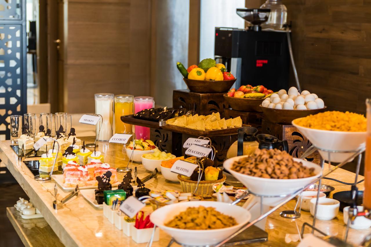 Amara Gateway Hotel 莫拉达巴德 外观 照片
