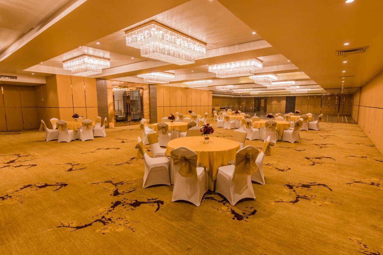 Amara Gateway Hotel 莫拉达巴德 外观 照片