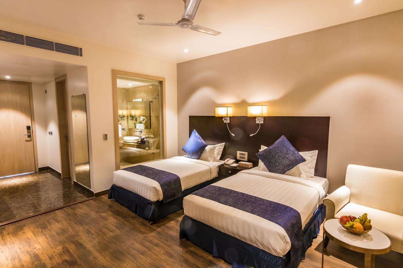 Amara Gateway Hotel 莫拉达巴德 外观 照片