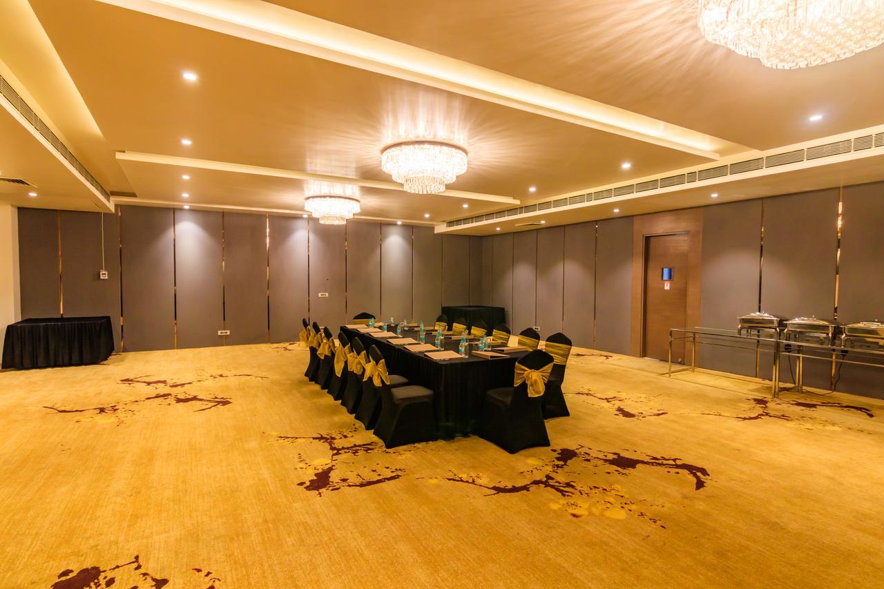 Amara Gateway Hotel 莫拉达巴德 外观 照片