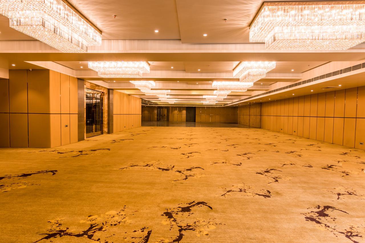 Amara Gateway Hotel 莫拉达巴德 外观 照片
