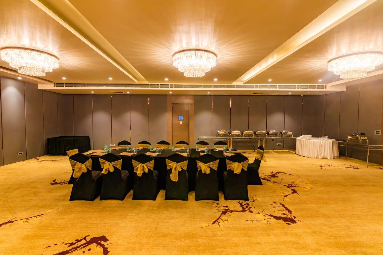 Amara Gateway Hotel 莫拉达巴德 外观 照片